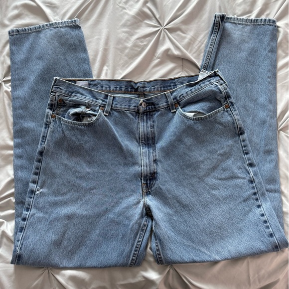 Levi's 550 Men's Classic Blue Straight Jeans - Picture 3 of 6